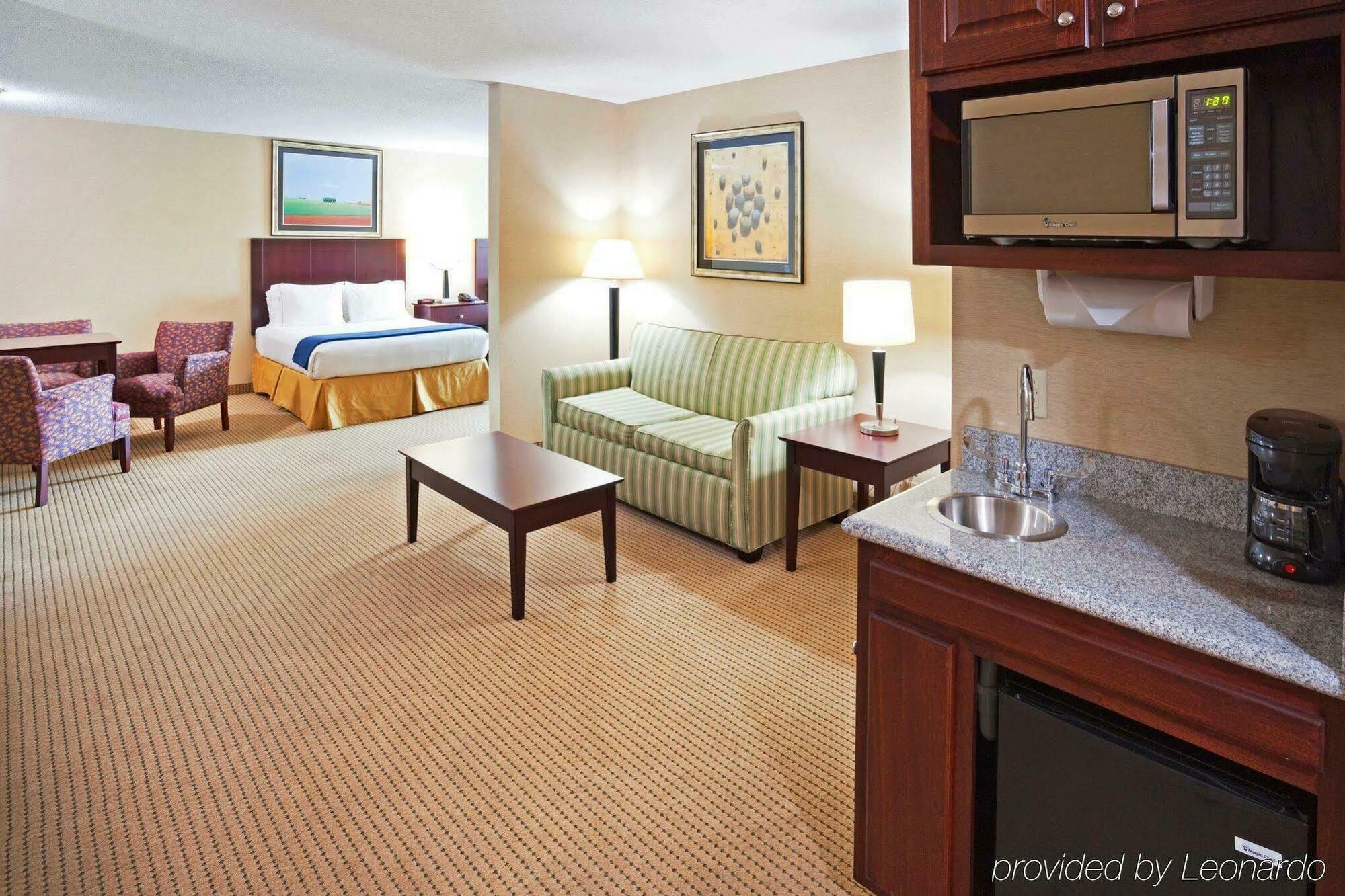 Holiday Inn Express Hotel & Suites Cincinnati Southeast Newport, An Ihg Hotel Bellevue Room photo